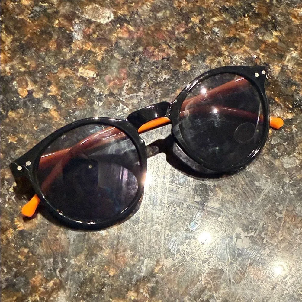 Stylish Black and Orange Sunglasses - Titos BRANDED - BRAND NEW - Round Sunglass
